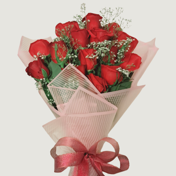 Dainty Rose Ensemble - 15 Roses Bouquet